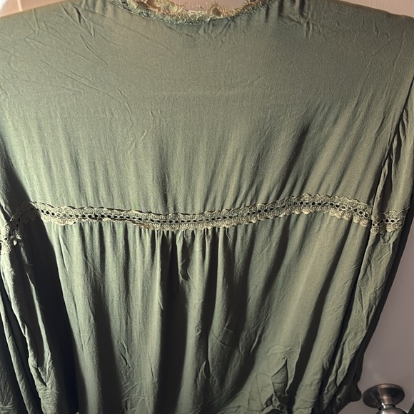 EXPRESS DARK OLIVE TOP - Picture 3 of 3